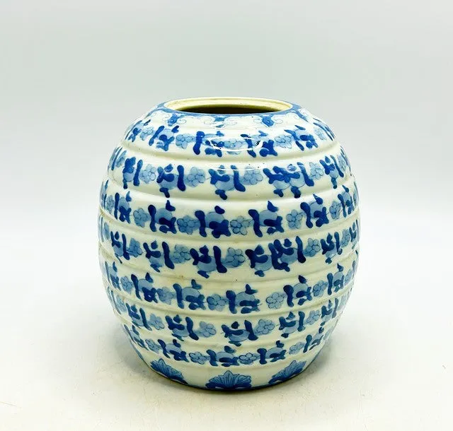 Large scale vintage 80s stamped made in China blue & white chinoiserie style ginger jar vase - no lid.